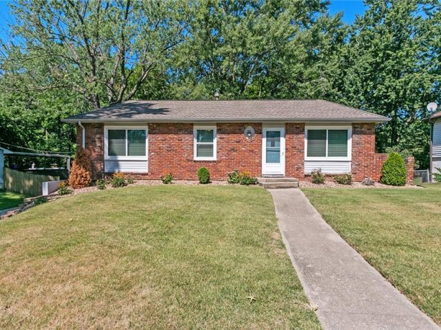 Homes for Sale in Gladstone, MO 64118 | 7516 N Tracy Avenue