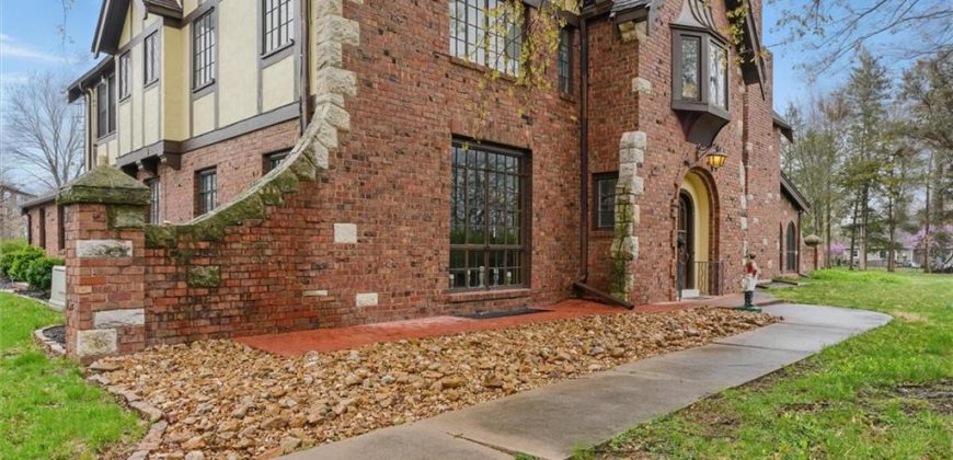 Homes for Sale in Excelsior Springs, MO 64024 | 8  Orchard Place