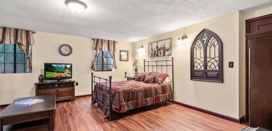 Homes for Sale in Excelsior Springs, MO 64024 | 8  Orchard Place