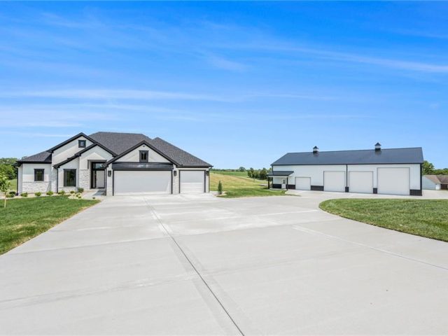 Homes for Sale in Platte City, MO 64079 | 10075 NW Hillsboro Road