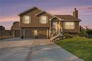 9309-NE-Paw Paw-Drive-mls-2568039-image-1