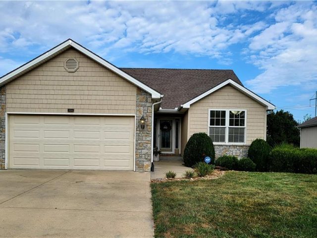 Homes for Sale in Smithville, MO 64089 | 104  Prairie Rose Circle