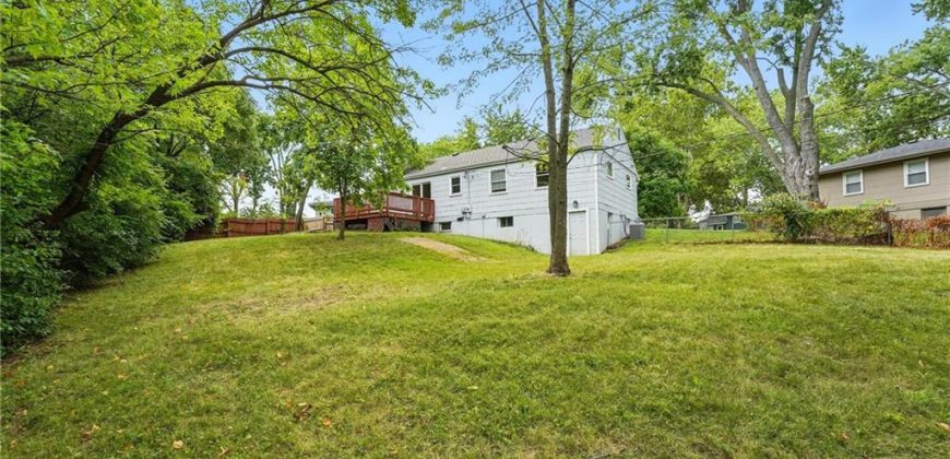 Homes for Sale in Gladstone, MO 64119 | 6319 N Agnes Circle
