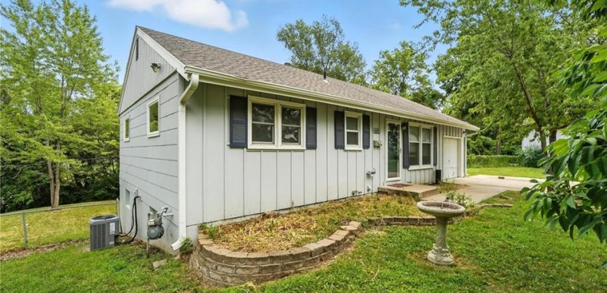 Homes for Sale in Gladstone, MO 64119 | 6319 N Agnes Circle