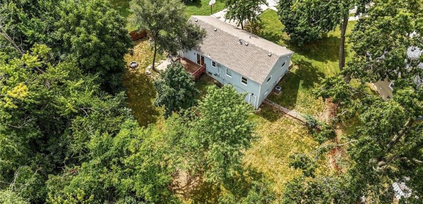 Homes for Sale in Gladstone, MO 64119 | 6319 N Agnes Circle