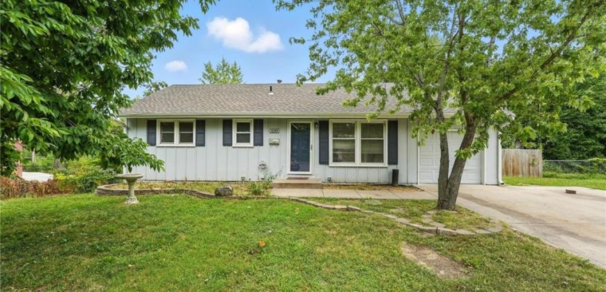Homes for Sale in Gladstone, MO 64119 | 6319 N Agnes Circle