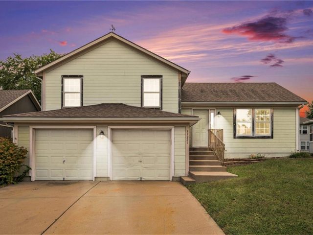 Homes for Sale in Kansas City, MO 64155 | 11221 N Wyandotte Street