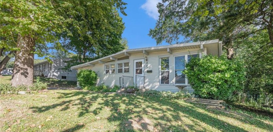 Homes for Sale in Liberty, MO 64068 | 823  Reed Street
