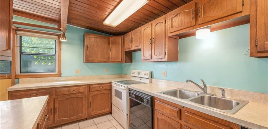 Homes for Sale in Liberty, MO 64068 | 823  Reed Street
