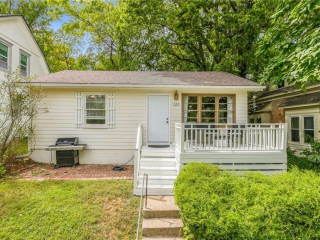 Homes for Sale in Excelsior Springs, MO 64024 | 120  Wildwood Avenue