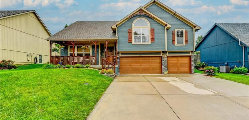 Homes for Sale in Smithville, MO 64089 | 108  Surrey Court