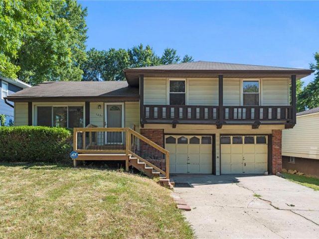 Homes for Sale in Kansas City, MO 64118 | 1221 NW 66TH Terrace