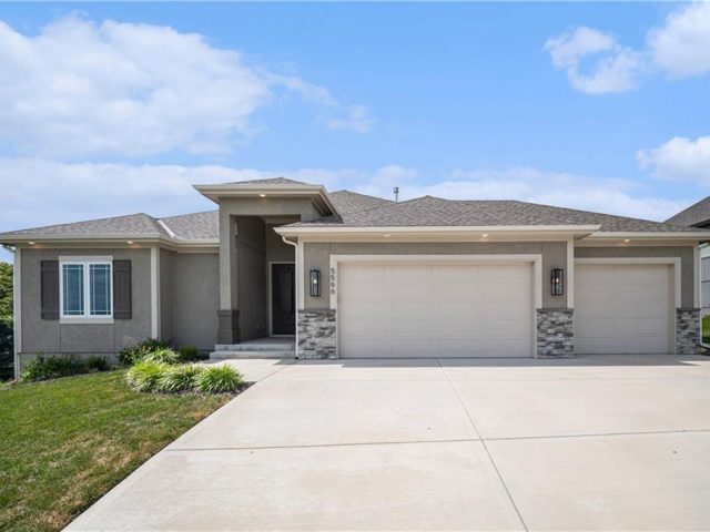 Homes for Sale in Kansas City, MO 64152 | 5566  Thousand Oaks Drive