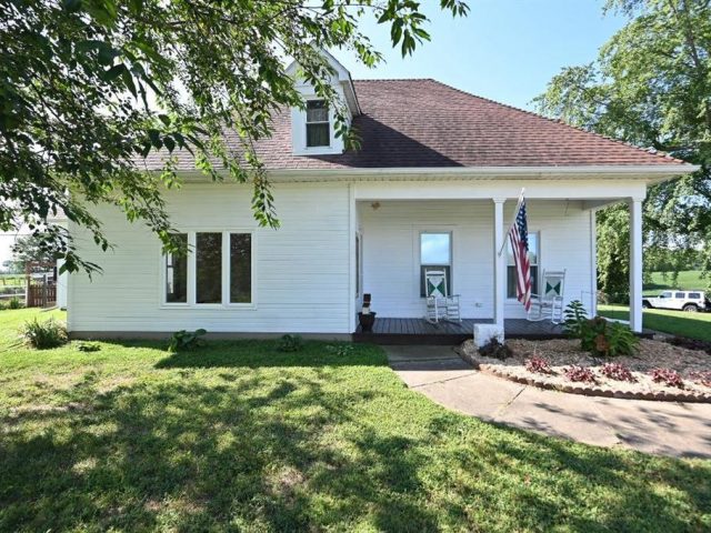 Homes for Sale in Dearborn, MO 64439 | 13505  Hwy Z Highway