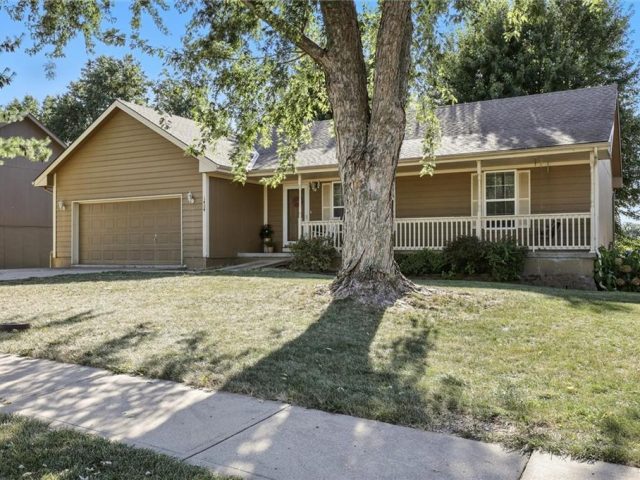 Homes for Sale in Kearney, MO 64060 | 1404  Stonecrest Drive