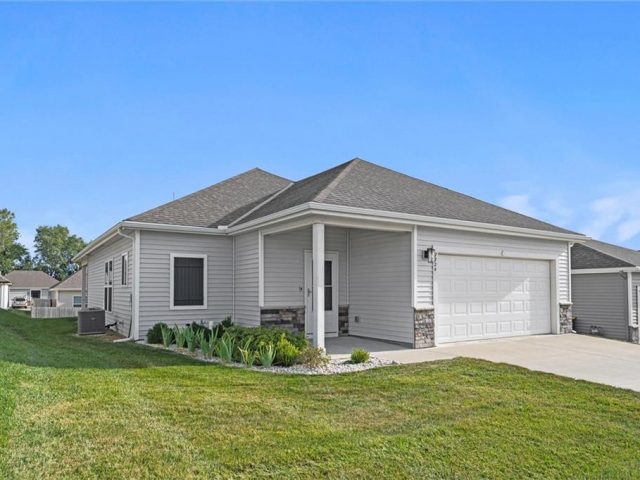 Homes for Sale in Kansas City, MO 64163 | 7724 NW 123rd Terrace