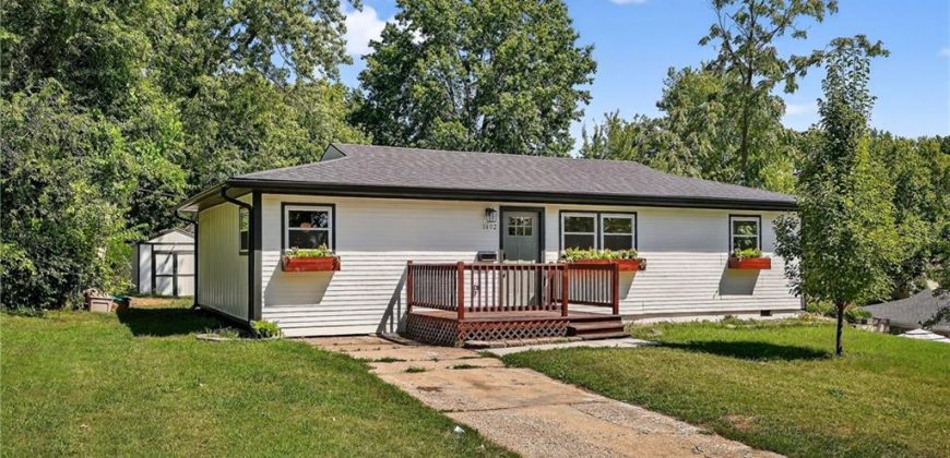Homes for Sale in Gladstone, MO 64118 | 1402  62nd Street