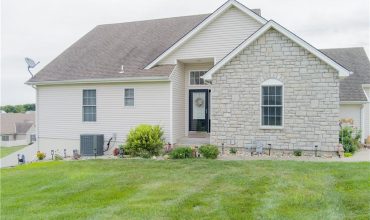 Homes for Sale in Kansas City, MO 64157 | 9819 N Smalley Avenue