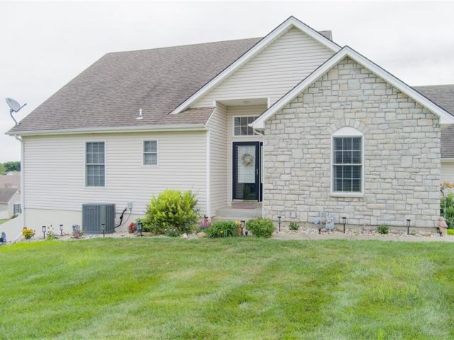 Homes for Sale in Kansas City, MO 64157 | 9819 N Smalley Avenue
