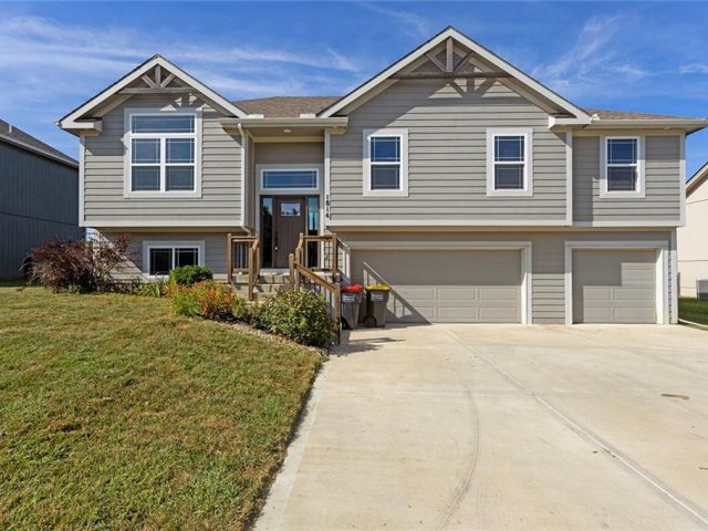 Homes for Sale in Kearney, MO 64060 | 1814  Lauren Lane