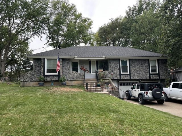 Homes for Sale in Kansas City, MO 64155 | 9644 N Campbell Drive
