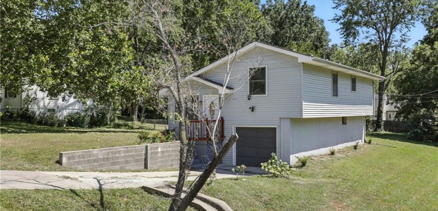 Homes for Sale in Kansas City, MO 64118 | 2403 NE Vivion Road