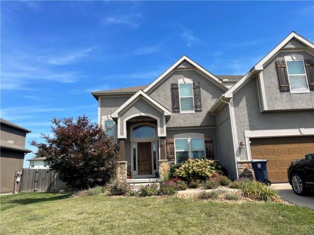 Homes for Sale in Kansas City, MO 64155 | 1012 NW 94th Street