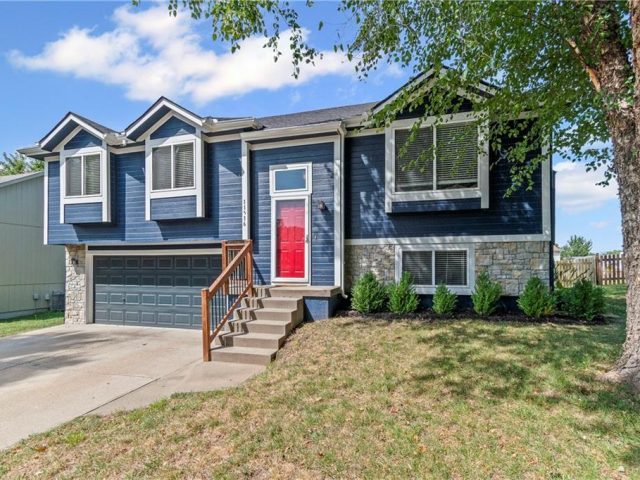 Homes for Sale in Kansas City, MO 64157 | 11516 N Windsor Avenue