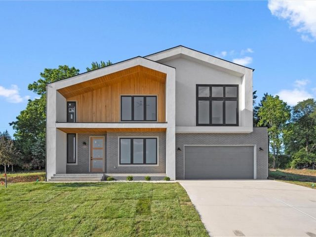 Homes for Sale in Kansas City, MO 64154 | 2614 NW 84th Terrace