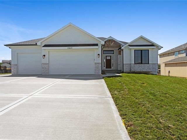 Homes for Sale in Kearney, MO 64060 | 11429  Rye Drive