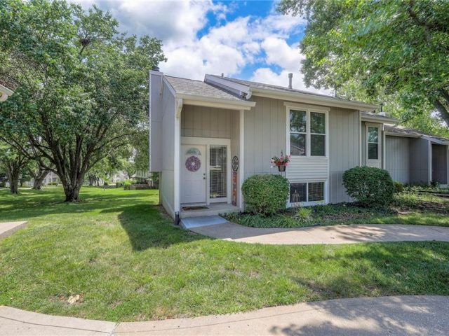 Homes for Sale in Kansas City, MO 64151 | 5729 N Oregon Avenue