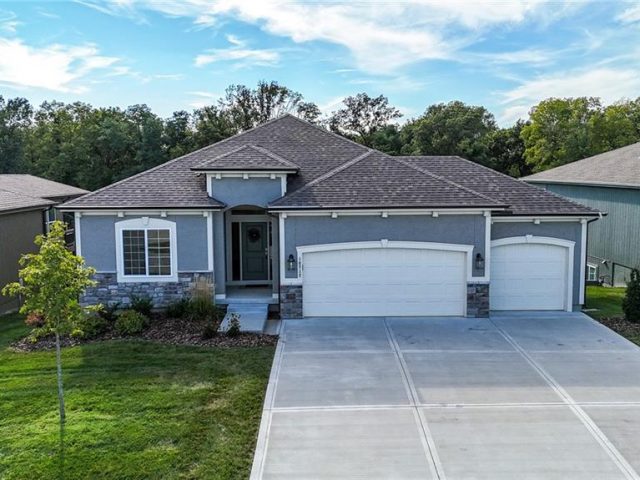Homes for Sale in Kansas City, MO 64154 | 10712 N Fisk Avenue