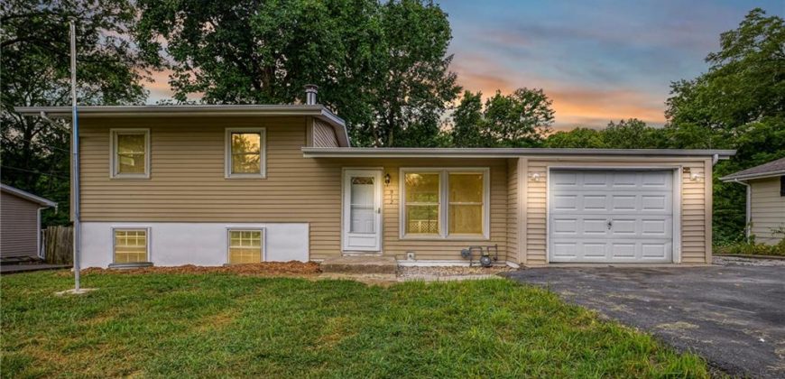 Homes for Sale in Liberty, MO 64068 | 912 S Main Street