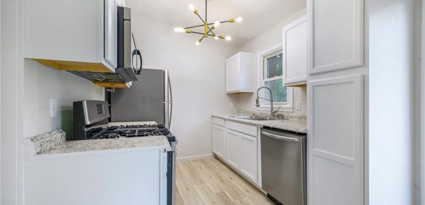 Homes for Sale in Liberty, MO 64068 | 912 S Main Street
