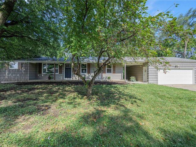 Homes for Sale in Liberty, MO 64068 | 828 W Brown Street