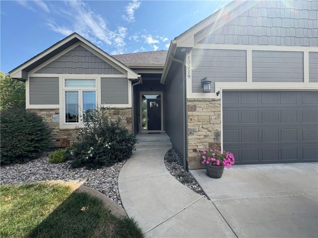 Homes for Sale in Kansas City, MO 64154 | 10919 N Hull Avenue