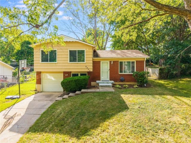 Homes for Sale in Kansas City, MO 64155 | 8420 N Virginia Avenue