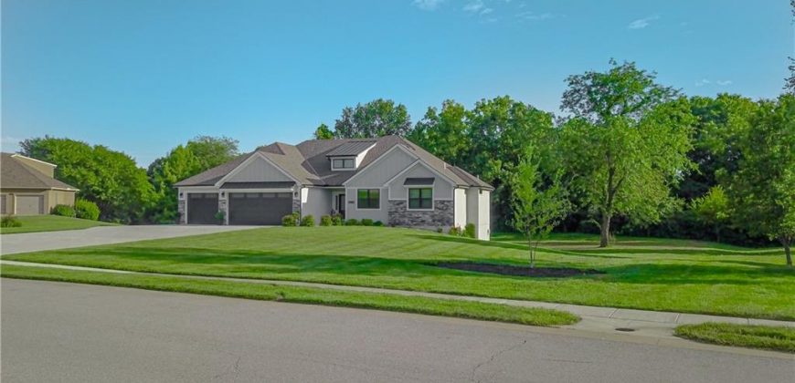 Homes for Sale in Kearney, MO 64060 | 13402  Oakbrook Drive