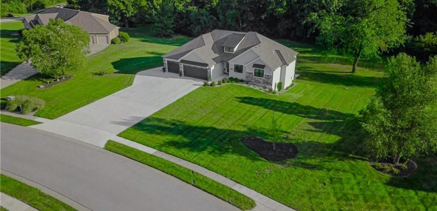 Homes for Sale in Kearney, MO 64060 | 13402  Oakbrook Drive