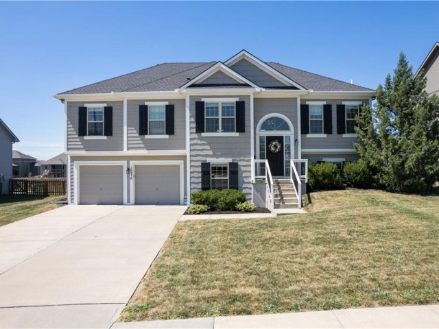 Homes for Sale in Kansas City, MO 64157 | 10930 N Randolph Avenue
