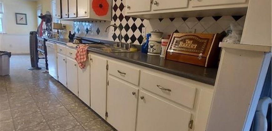 Homes for Sale in Kansas City, MO 64117 | 5018 NE 45th Street