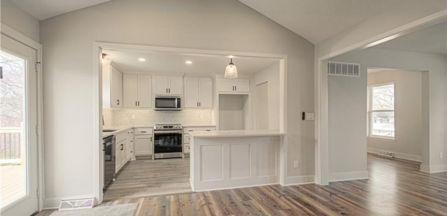 Homes for Sale in Parkville, MO 64152 | 14401  67th Street