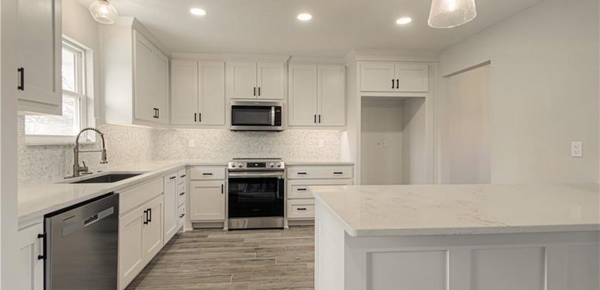 Homes for Sale in Parkville, MO 64152 | 14401  67th Street