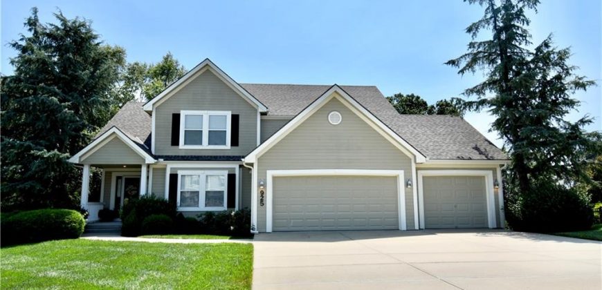 Homes for Sale in Liberty, MO 64068 | 925  Redwood Circle