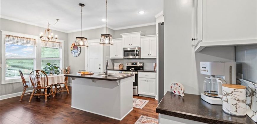 Homes for Sale in Liberty, MO 64068 | 1650  Southview Drive