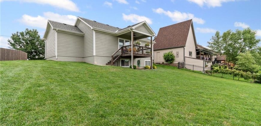 Homes for Sale in Liberty, MO 64068 | 1650  Southview Drive