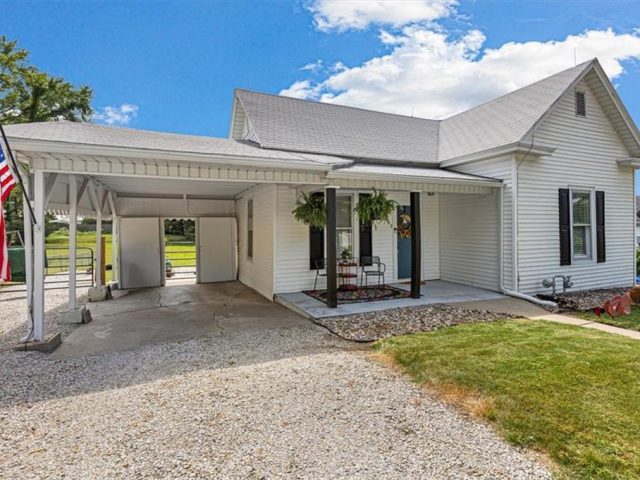 Homes for Sale in Kearney, MO 64060 | 207 E Washington Street