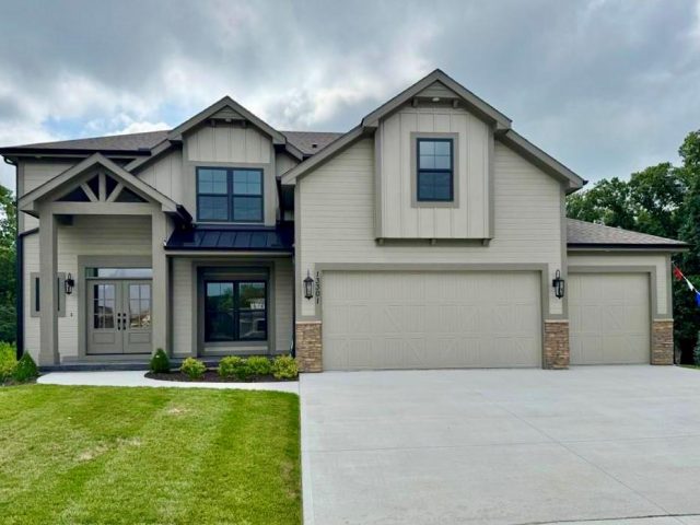 Homes for Sale in Parkville, MO 64152 | 13301  Silverleaf Court
