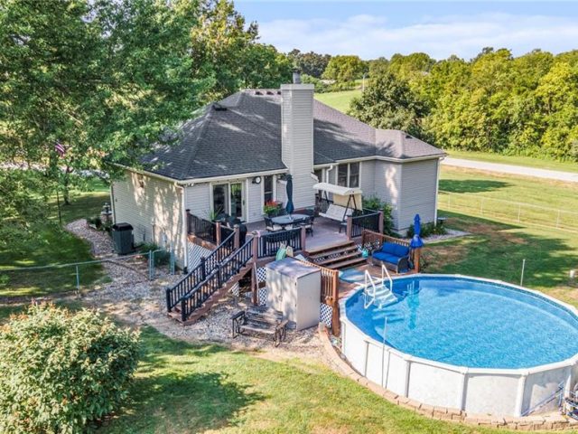 Homes for Sale in Kansas City, MO 64164 | 6620 NW 136th Street