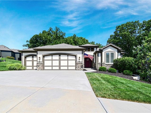 Homes for Sale in Parkville, MO 64152 | 14135  Trail Creek Court
